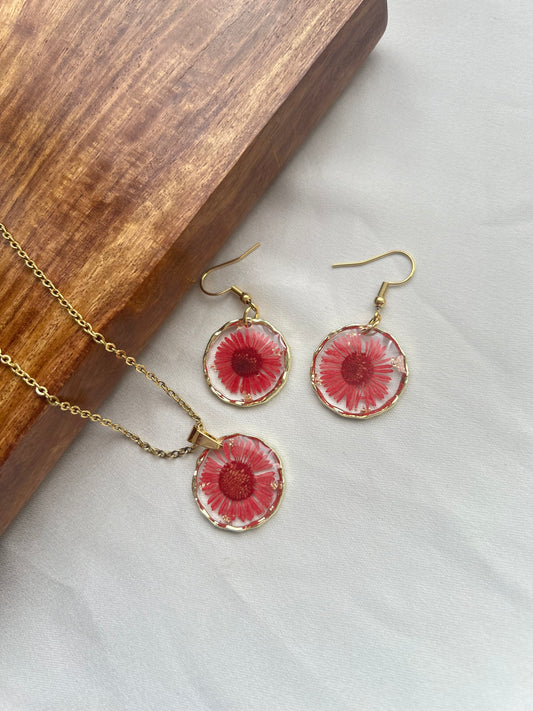 Scarlet Daisy Set