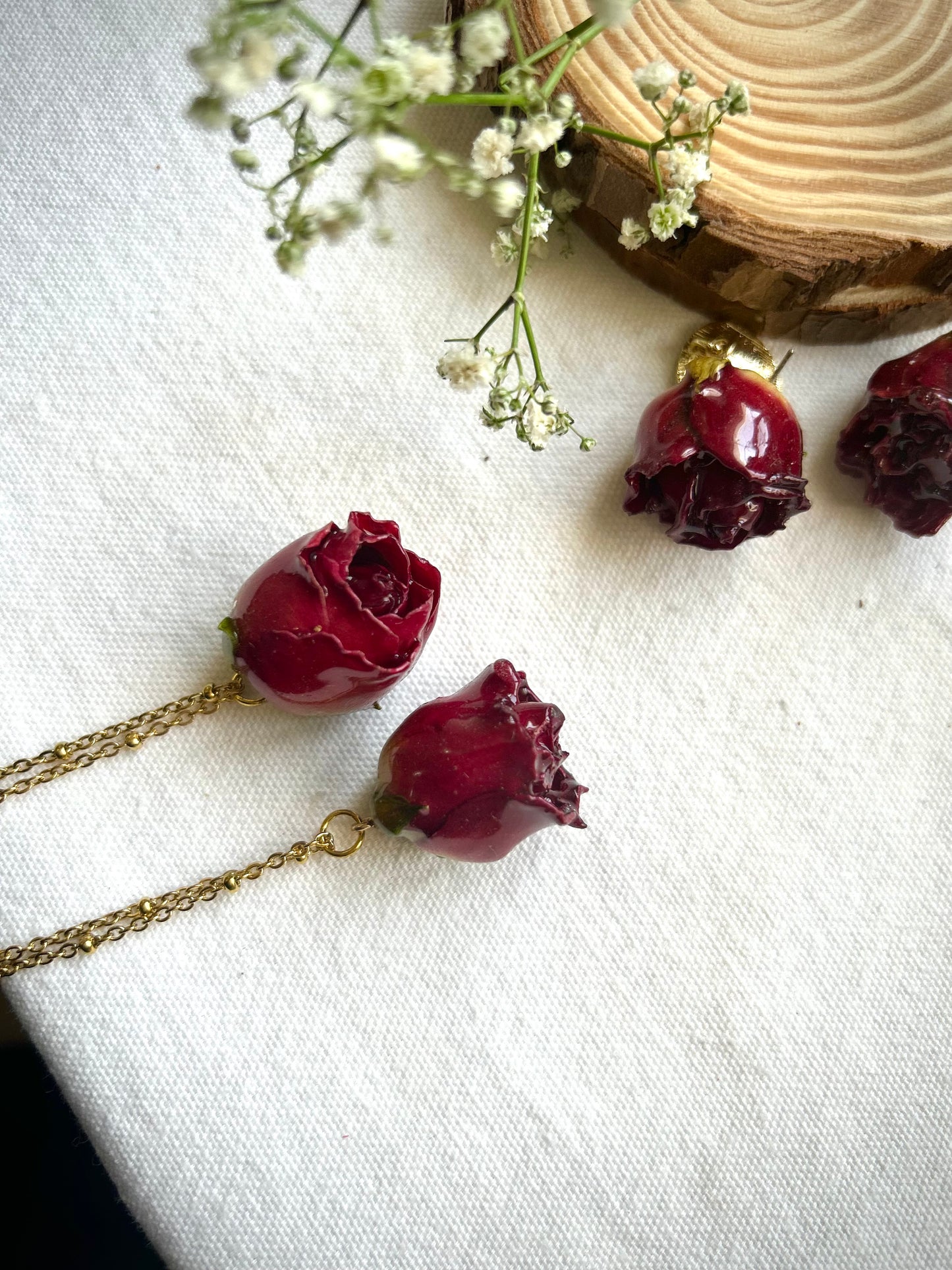 The Rose Bud Necklace And Earrings Set