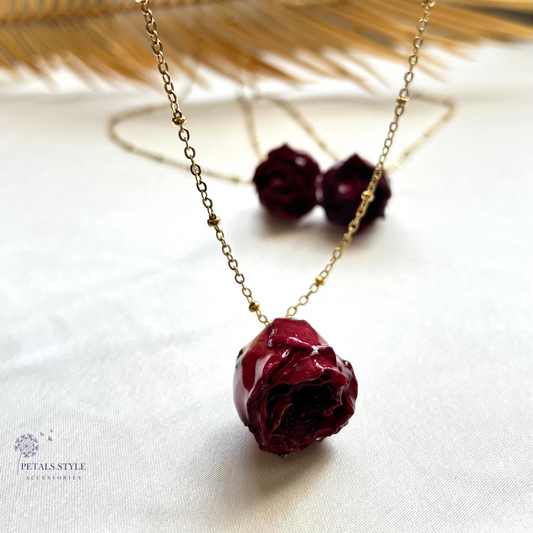 The Rosebud Necklace